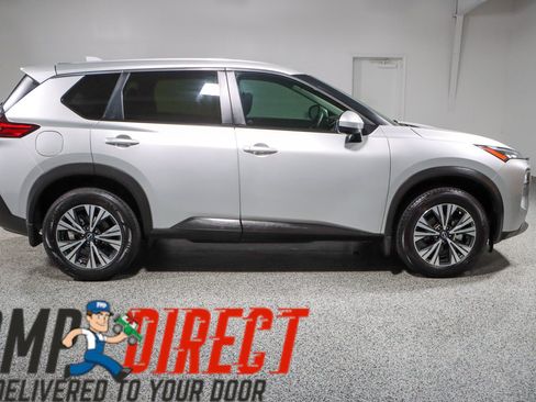 Used 2023 Nissan Rogue SV FWD image 6
