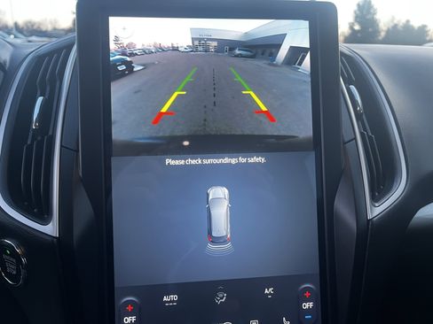 Used 2024 Ford Edge SEL w/ Convenience Package image 16