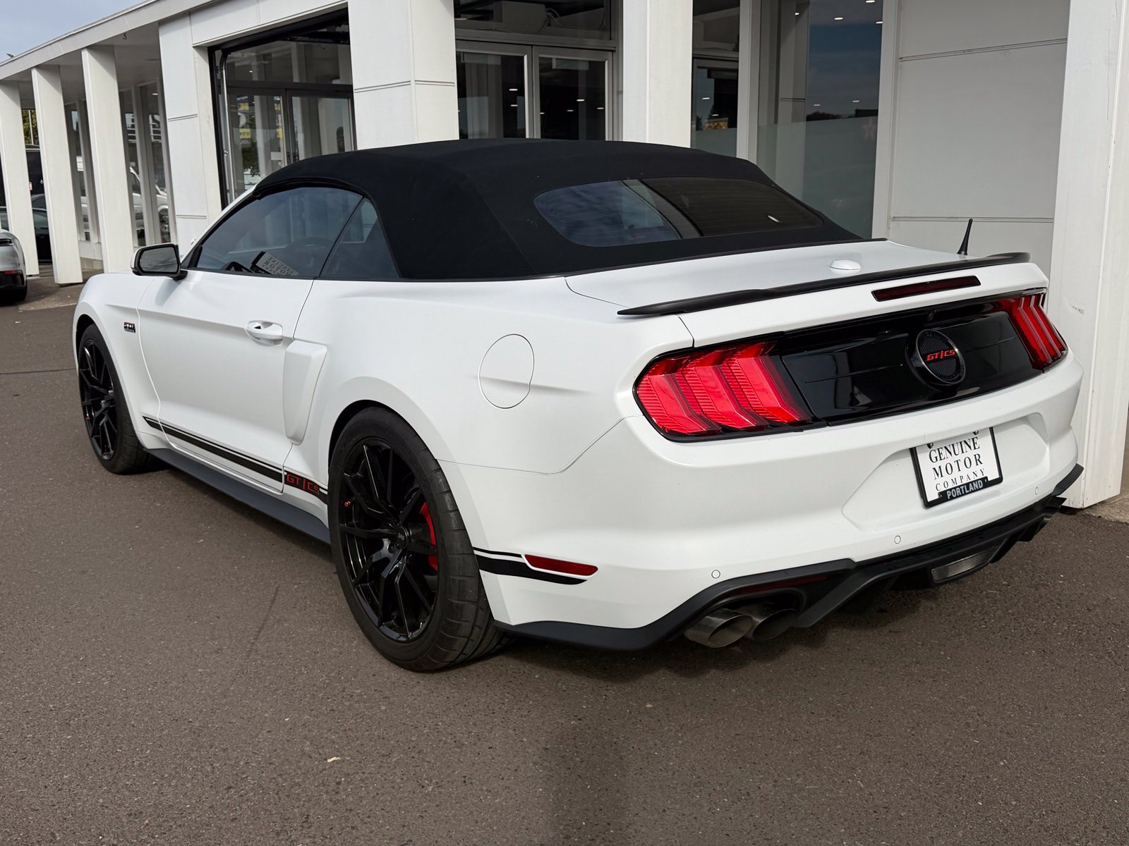 Used 2023 Ford Mustang GT Premium w/ Equipment Group 401A RWD image 3