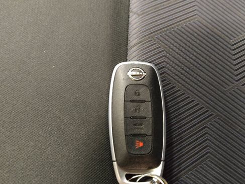 Used 2025 Nissan Versa SV FWD image 32