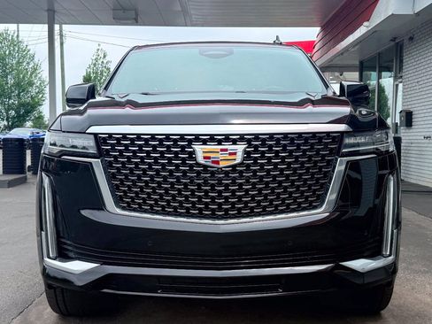 Used 2022 Cadillac Escalade Premium Luxury AWD/4WD image 7