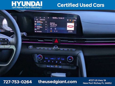 Used 2024 Hyundai Elantra SEL image 18