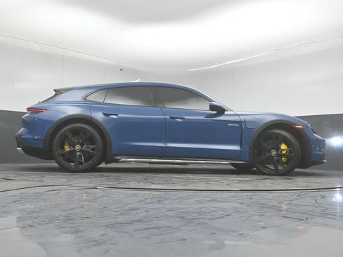 Used 2024 Porsche Taycan 4 Cross Turismo w/ Premium Package image 44