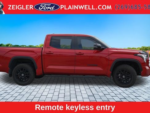 Used 2025 Toyota Tundra Limited AWD/4WD image 5
