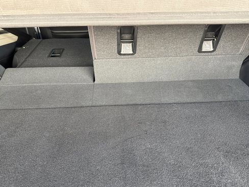 Used 2025 Subaru Forester Premium image 32