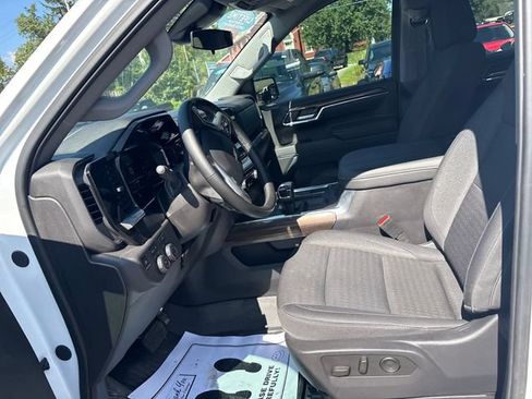 Used 2025 Chevrolet Silverado 1500 LT AWD/4WD image 8
