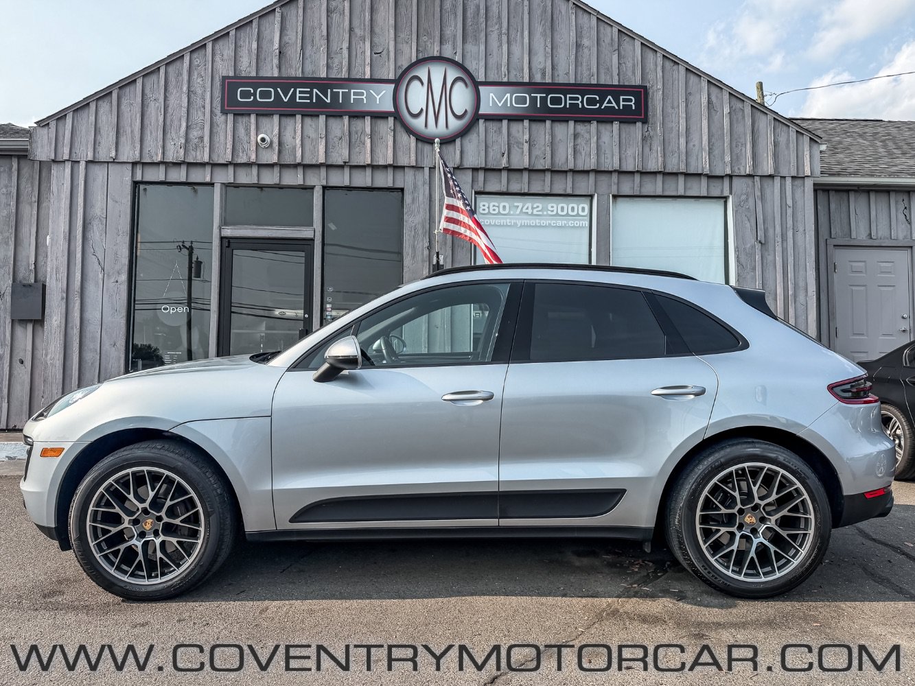 Used 2018 Porsche Macan Sport Edition AWD/4WD image 2
