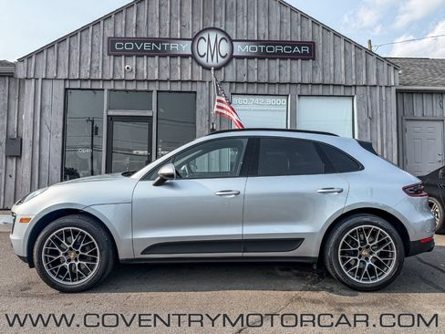 Used 2018 Porsche Macan Sport Edition AWD/4WD image 2