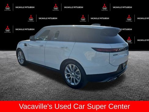 Used 2025 Land Rover Range Rover Sport SE AWD/4WD image 4