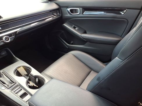 Used 2023 Honda Civic Touring image 28