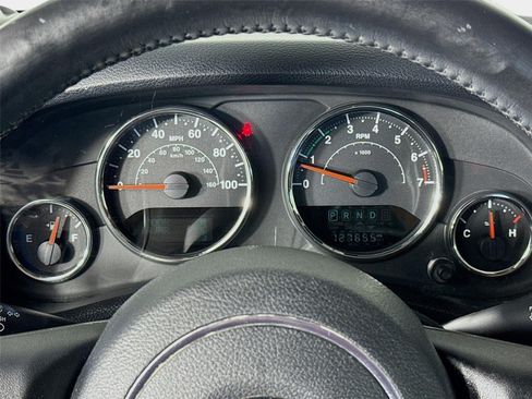 Used 2016 Jeep Wrangler Unlimited Rubicon w/ Connectivity Group AWD/4WD image 13