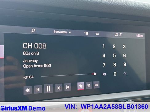 Certified 2025 Porsche Macan AWD/4WD image 32