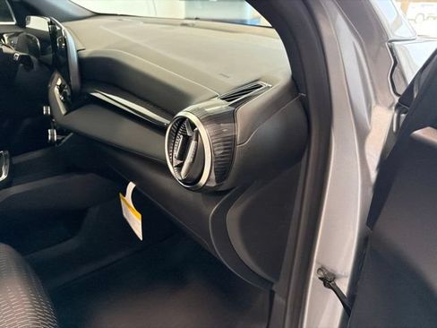 New 2027 Chevrolet Equinox LT AWD/4WD image 23