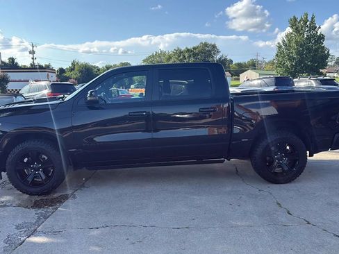 Used 2023 RAM 1500 Laramie AWD/4WD image 2