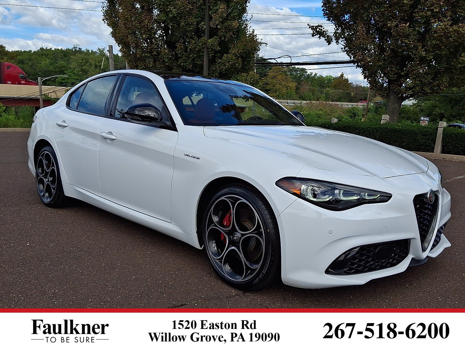 Used 2024 Alfa Romeo Giulia Veloce AWD/4WD image 1