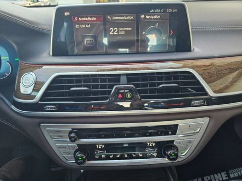 Used 2019 BMW 750i xDrive w/ Executive Package image 7