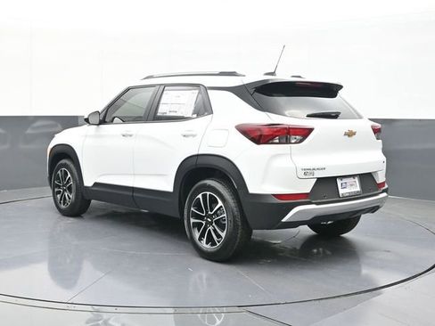 New 2026 Chevrolet TrailBlazer LT w/ Driver Confidence Package FWD image 11