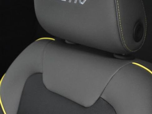 New 2025 Chevrolet Trax ACTIV w/ Driver Confidence Package image 20