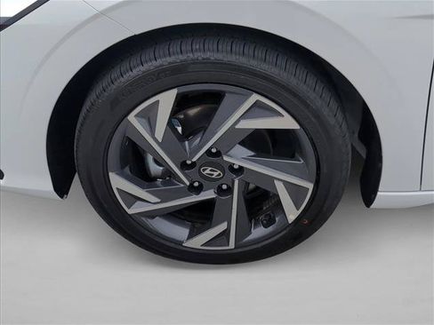New 2026 Hyundai Elantra Limited FWD image 10