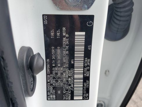 Used 2022 Lexus GX 460 Premium w/ Accessory Package image 38