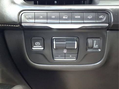 Used 2023 Cadillac Escalade Premium Luxury Platinum AWD/4WD image 23