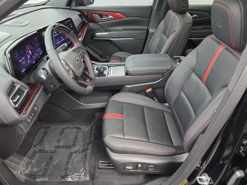 Used 2024 Chevrolet Traverse RS FWD image 9