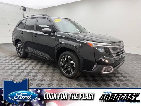 Used 2025 Subaru Forester Limited w/ Popular Package AWD/4WD image 1
