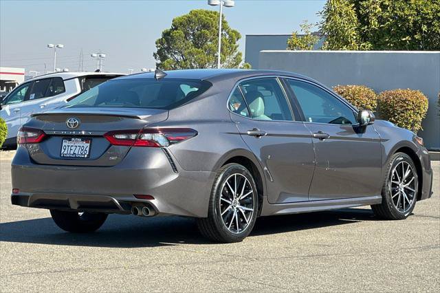 Certified 2022 Toyota Camry SE FWD image 2