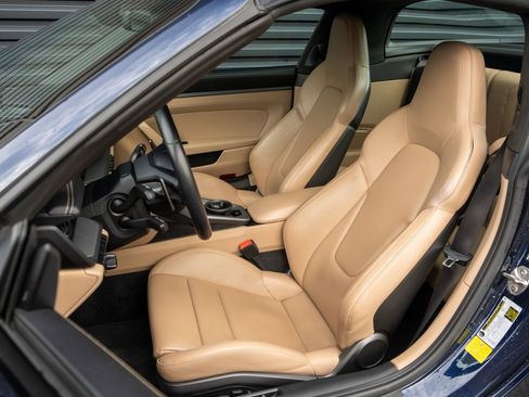 Certified 2022 Porsche 911 Targa 4S AWD/4WD image 5