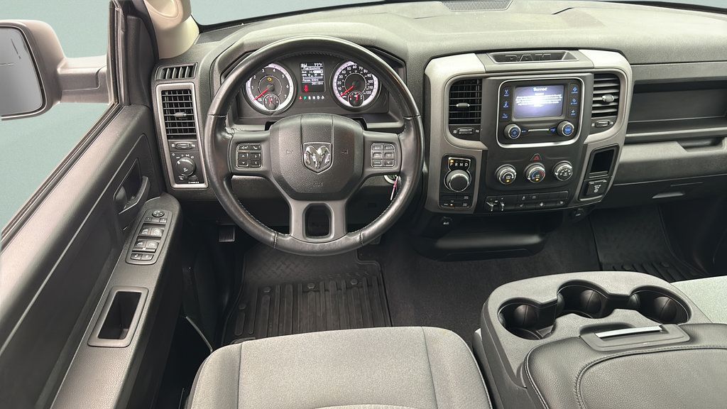 Used 2021 RAM 1500 Express AWD/4WD image 12