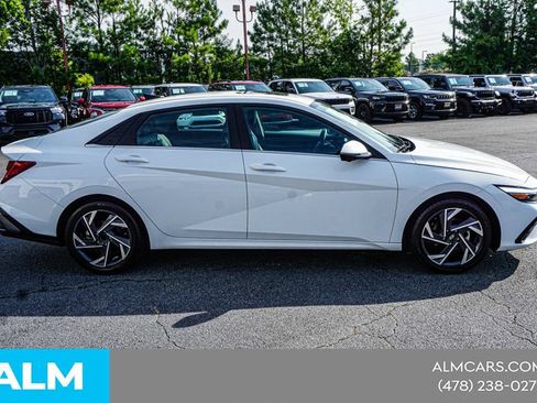 Used 2024 Hyundai Elantra Limited FWD image 8