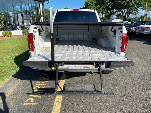 Used 2016 Ford F150 Lariat w/ Equipment Group 502A Luxury AWD/4WD image 11