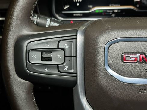 Used 2024 GMC Yukon SLT w/ SLT Luxury Package AWD/4WD image 39
