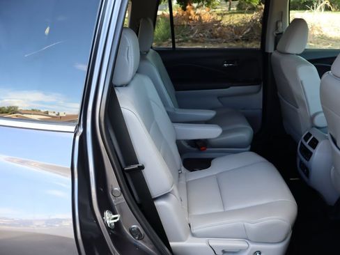 Used 2017 Honda Pilot Elite image 23