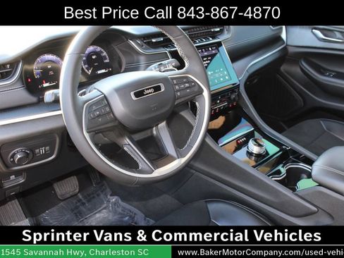 Used 2023 Jeep Grand Cherokee Altitude AWD/4WD image 3