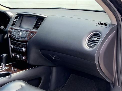 Used 2015 Nissan Pathfinder Platinum w/ Family Entertainment Package FWD image 23