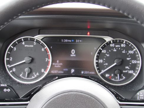 Used 2023 Nissan Rogue SV w/ SV Premium B Package image 19