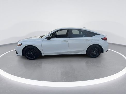 Used 2023 Honda Civic Sport image 8