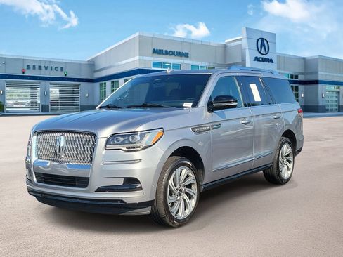 Used 2022 Lincoln Navigator Reserve RWD image 3