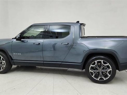 Used 2025 Rivian R1T Adventure image 4