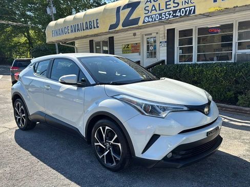 Used 2018 Toyota C-HR XLE image 1