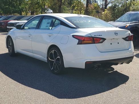 New 2025 Nissan Altima 2.5 SR image 3