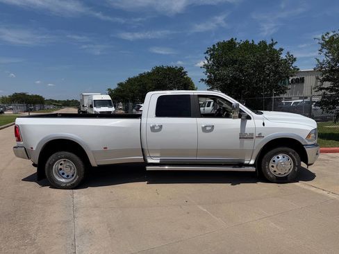Used 2018 RAM 3500 Laramie RWD image 11