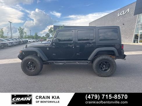 Used 2017 Jeep Wrangler Unlimited Sport w/ Connectivity Group AWD/4WD image 10