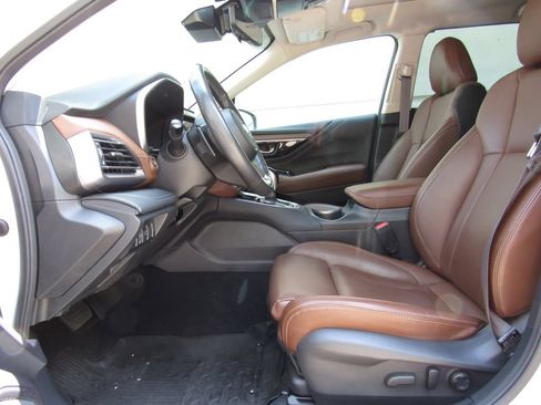 Used 2023 Subaru Outback Touring AWD/4WD image 11