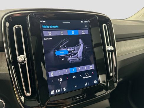 Certified 2023 Volvo XC40 B5 Plus w/ Climate Package image 16