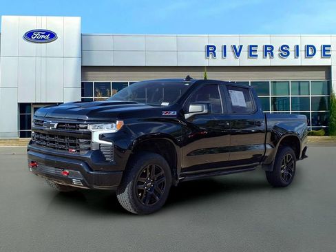 Used 2025 Chevrolet Silverado 1500 LT Trail Boss w/ Convenience Package II AWD/4WD image 3