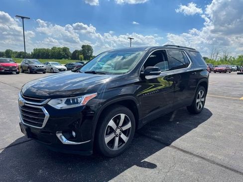 Used 2020 Chevrolet Traverse LT w/ LT Premium Package AWD/4WD image 4
