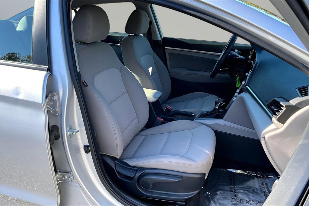 Used 2020 Hyundai Elantra SEL FWD image 31
