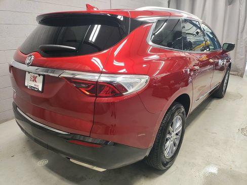Used 2024 Buick Enclave Essence FWD image 2